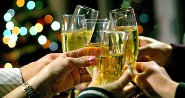 Medicinas-que-no-debemos-mezclar-con-alcohol-620x330.jpg